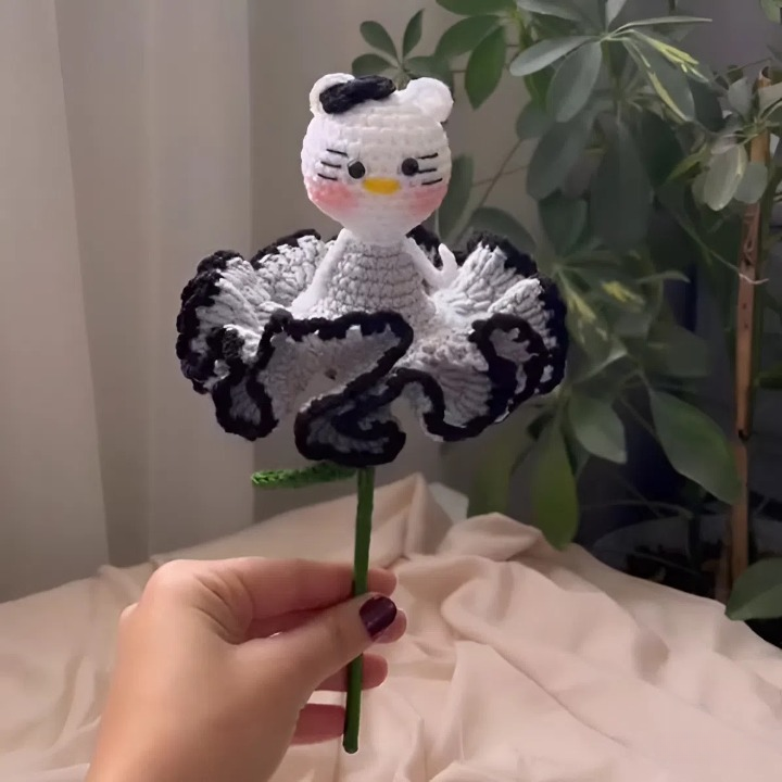 El Örgüsü Hello Kitty Buketi