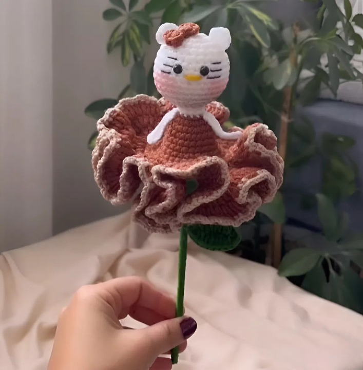 El Örgüsü Hello Kitty Buketi